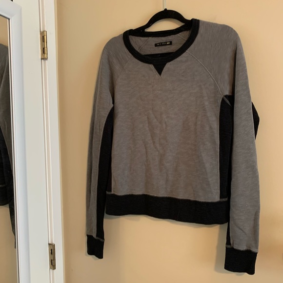 Rag & bone top . - Picture 3 of 6